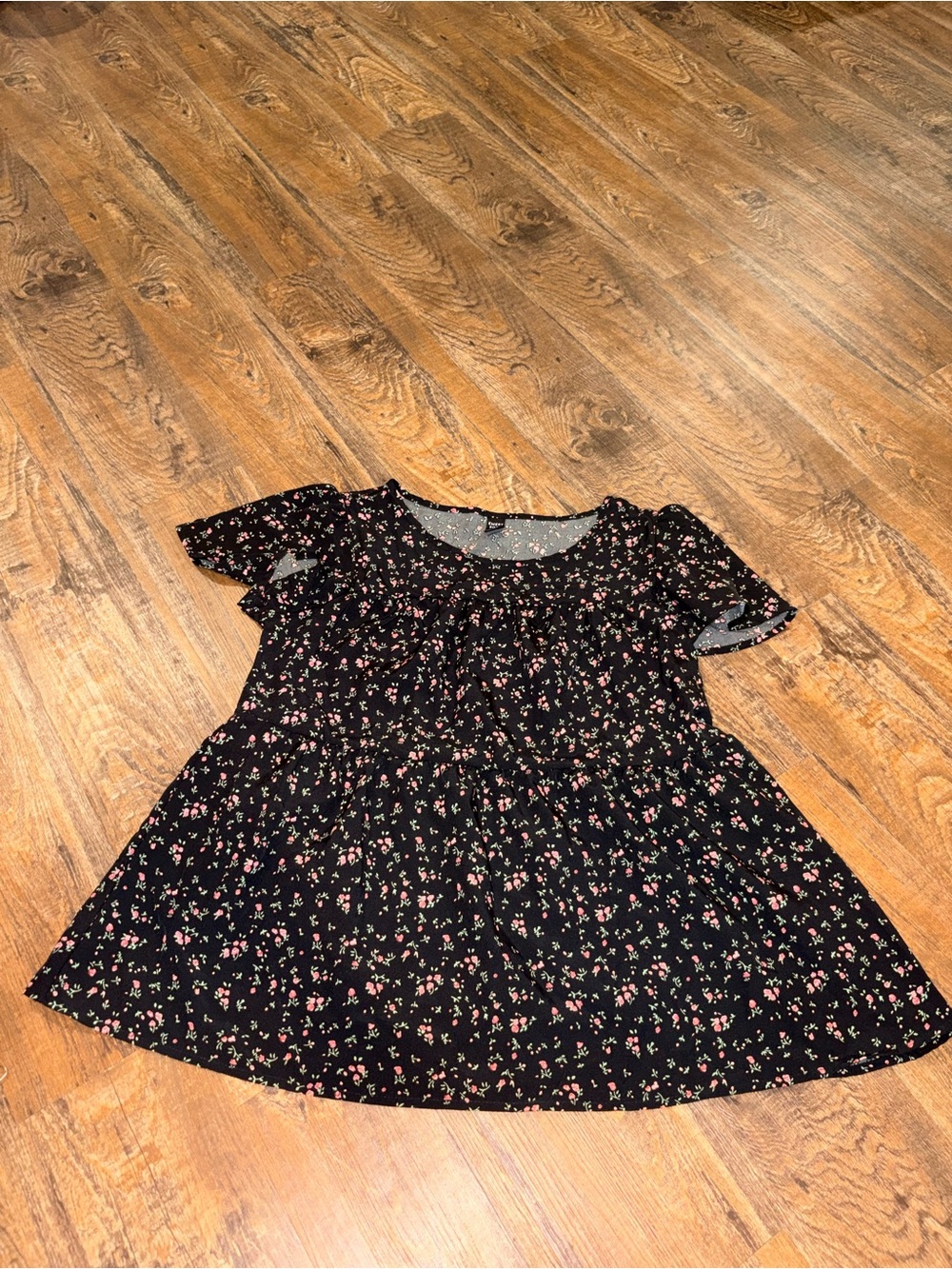 Black Floral Short-Sleeve Women's Blouse